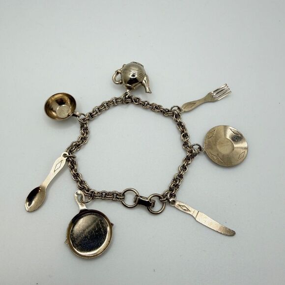 6.5" Vintage "Kitchen" charm bracelet in silver tone metal! - Picture 10 of 11